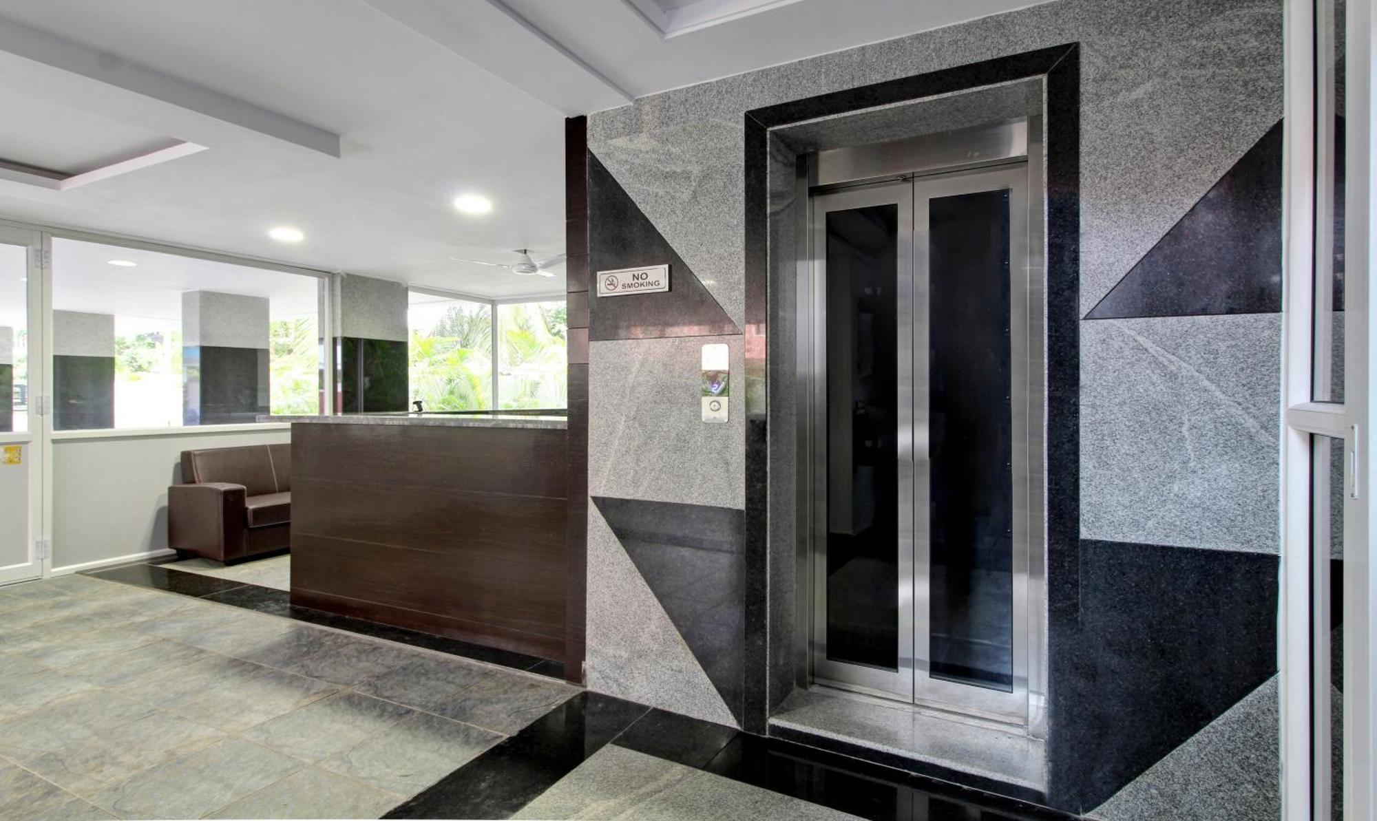 Treebo Excella Hotel Visakhapatnam Buitenkant foto